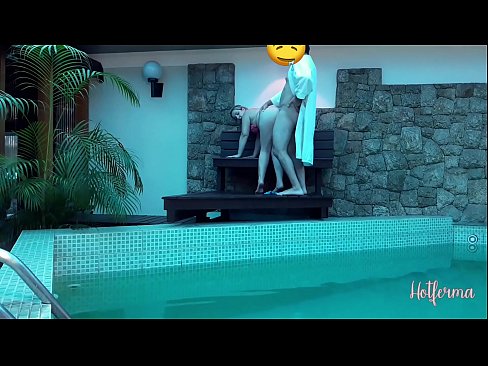 ❤️ El cap convida la criada a la piscina, però no va poder resistir-se a una calor ❤️❌ Vídeo sexual al porno ca.femidaassist.ru